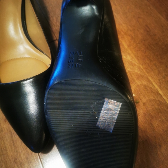 Size 8 Kitten Heels - Picture 3 of 4